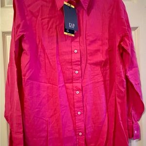 GAP Women’s Bright Pink Button Down Shirt